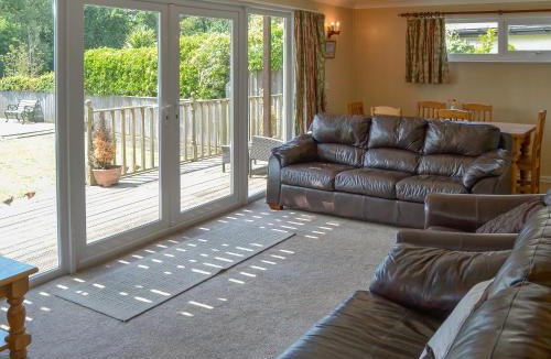 Horning House | Watersedge - E1106