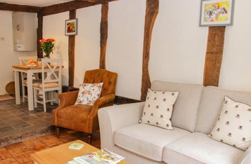 Malpas House | Wattle Cottage