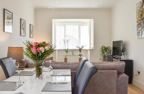 Llanelli House | Waun Bungalow