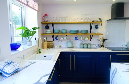 Pilning Cottage | Wave Cottage Bristol