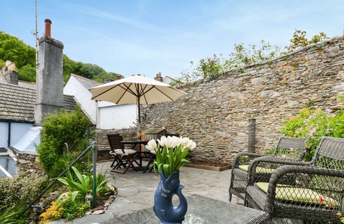 Cawsand Cottage | Wedgwood Cottage - Sleeps 6 guests in 3 bedrooms