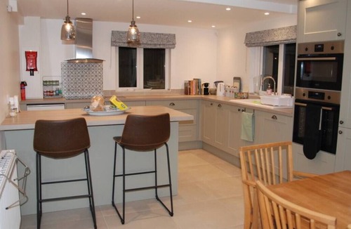 Dorchester Cottage | Welcoming, quintessential country cottage, pet friendly