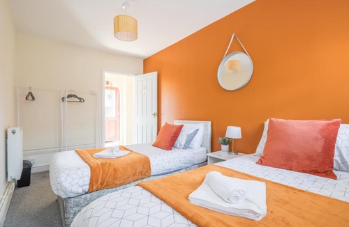 Peterborough Apartment | Well-Located Foxdale Stay with Parking