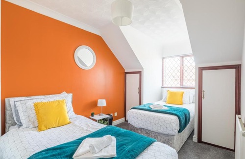 Peterborough Apartment | Well-Located Foxdale Stay with Parking