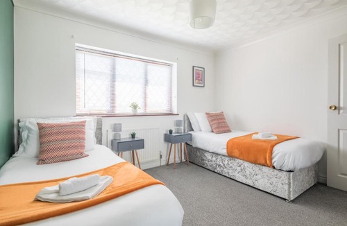 Peterborough Apartment | Well-Located Foxdale Stay with Parking