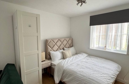 Alperton Apartment | Wembley Studio Flat with Free parking! Walking distance to two tubes and stadium