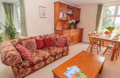 Greenhaugh House | West Burnbank