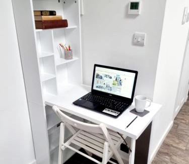 Wolverhampton Apartment | West Park Annex - Central Wolverhampton