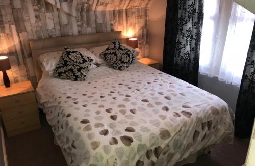 Blackpool Town Center Bed & Breakfast | West Vale Villa