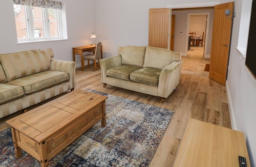 Weston Other | WESTER, character holiday cottage, with a garden in Crick