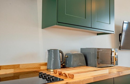 Pontrilas Apartment | WhiskAwayStays - Foregate Studio No 6