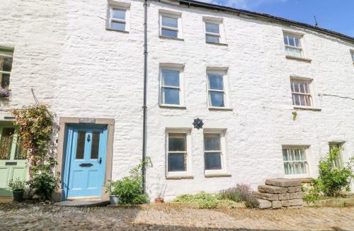 Dent House | White Hart House