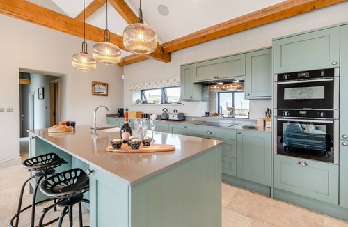 Mabe House | White Rose Barn - Three Bedroom House, Sleeps 6