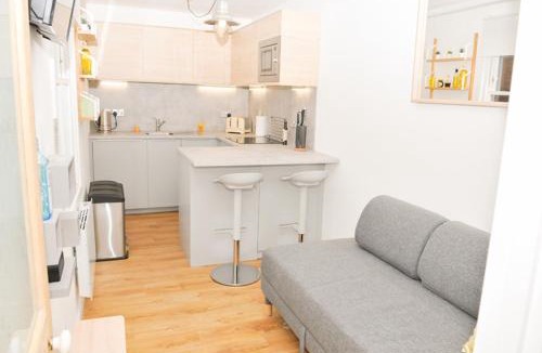 Gosport House | Whitsun Cottage - A cosy one bedroom Victorian cottage sleeping up to 3 guests