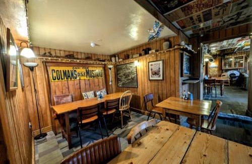 Glastonbury Hotel | Who'd a Thought It