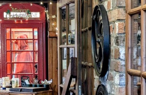 Glastonbury Hotel | Who'd a Thought It