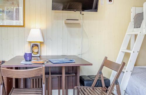 Haltwhistle House | Williams Hide - Uk43571