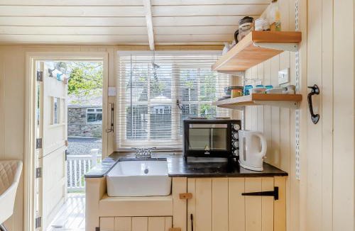 Haltwhistle House | Williams Hide - Uk43571