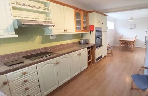 Northallerton Cottage | Willow Cottage 4 bedroom Cosy stopover, dogs welcome
