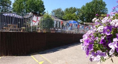 Sheerness Resort | Willows Escape