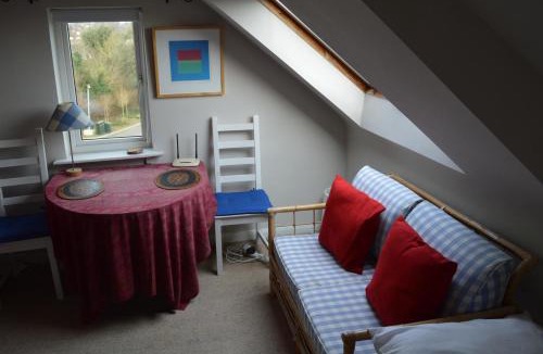 Village Apartment | Wimbledon Views