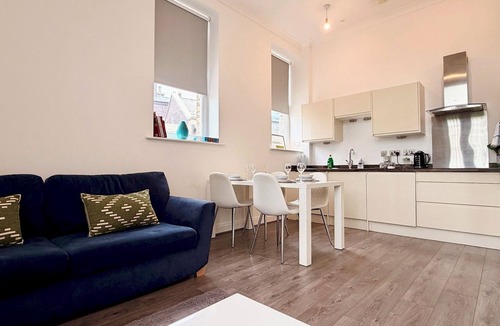 Sefton Park Apartment | 'Windemere Terrace' Liverpool 2 Bed | WiFi/Parking - Pass the Keys