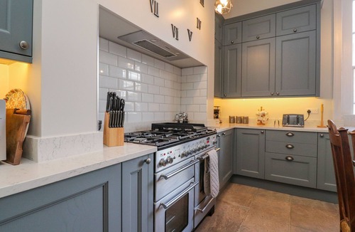 Settle House | WINDYRIDGE, pet friendly, character holiday cottage in Settle