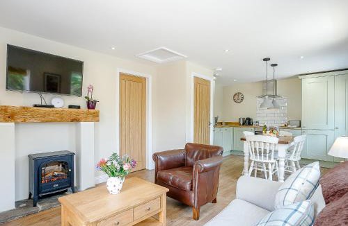 Horncastle House | Wits End Cottage