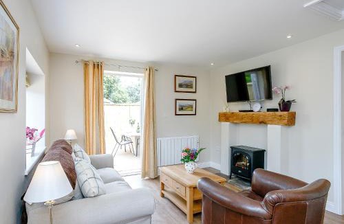 Horncastle House | Wits End Cottage