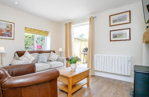 Horncastle House | Wits End Cottage