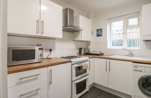 Leavesden Apartment | Wizard's Hideaway, Watford