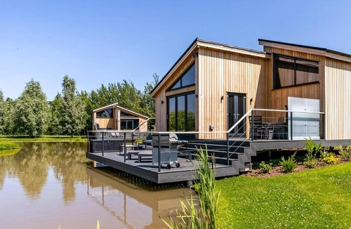 Frampton Resort | Woad Mill Lakeside Lodges