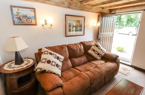 Horncastle House | Woldsend Cottage