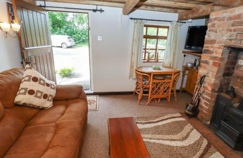 Horncastle House | Woldsend Cottage