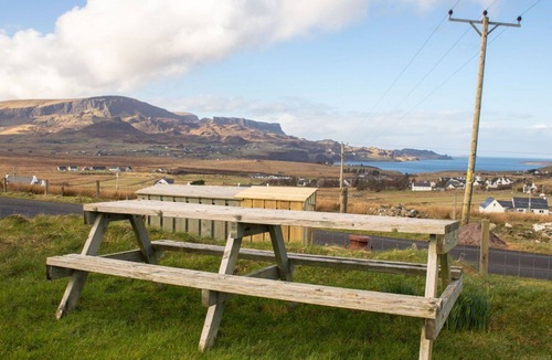 Staffin House | Wonderful private villa for 4 guests with WIFI and TV