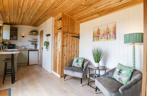 Cambridge Cottage | Woodpecker