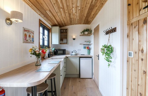 Cambridge Cottage | Woodpecker
