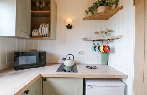 Cambridge Cottage | Woodpecker