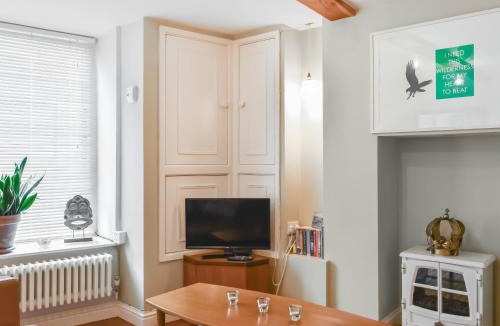 Hayfield Apartment | Woolpack Studio