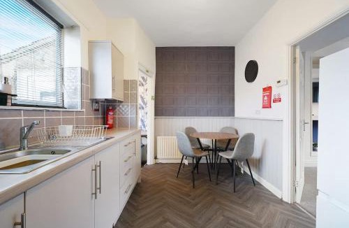 Fishburn House | Work Friendly 3 Bed House with Sofa Beds that Sleeps 7