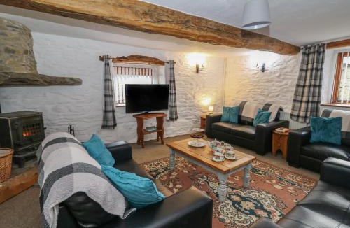 Llanybydder House | Y Beudy