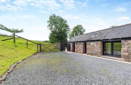 Llangadog House | Y Bwthyn-Oxm