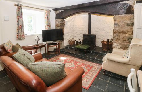 Rhyd-y-clafdy House | Y Bwthyn Ty Du
