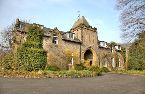 Castleton Hostel | YHA Castleton Losehill Hall