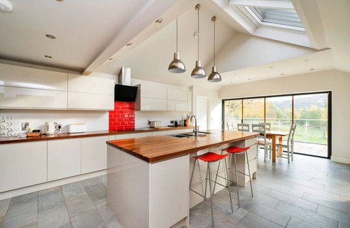 Eaton Mascott Ski Chalet | Yonder Castle Hill