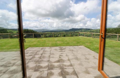 Rhayader House | Yr Onnen