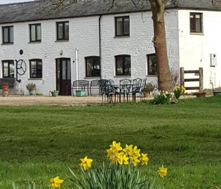 1 Barge Cottage