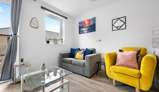 1 Bed Flat, Contractor & Long Stays, Parking