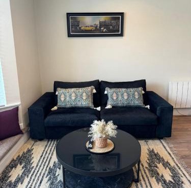 1 bed flat in central Cambridge located over restaurant