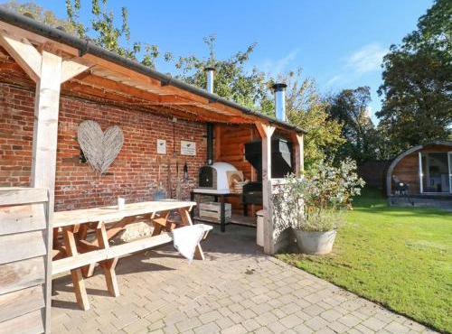 1 Bed in Rocester oc-l33056